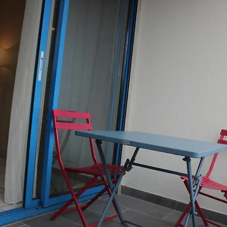 Alma, Face Aux Thermes Apartment