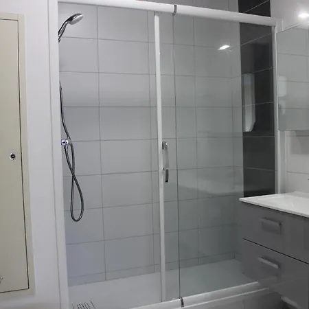 Alma, Face Aux Thermes Apartment