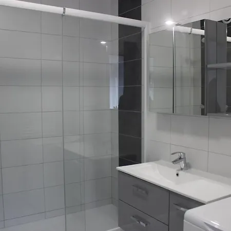 Alma, Face Aux Thermes シャテルギュイヨン