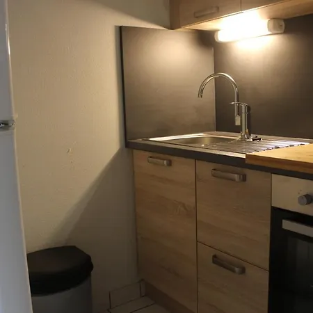 アパート Alma, Face Aux Thermes *