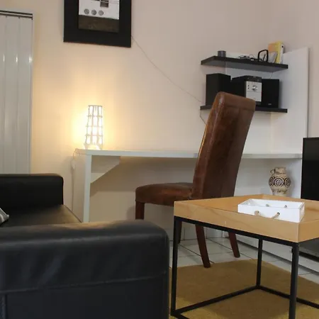 アパート Alma, Face Aux Thermes