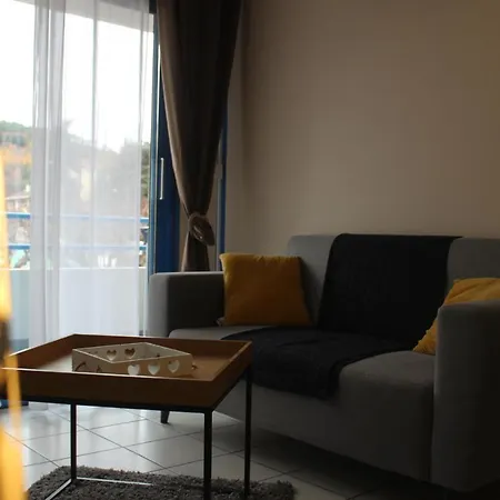 Alma, Face Aux Thermes *