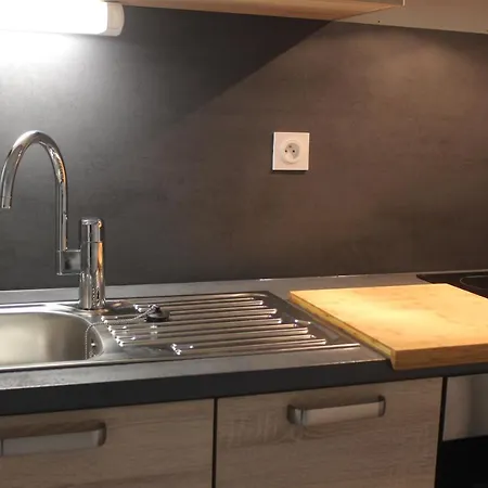 Alma, Face Aux Thermes